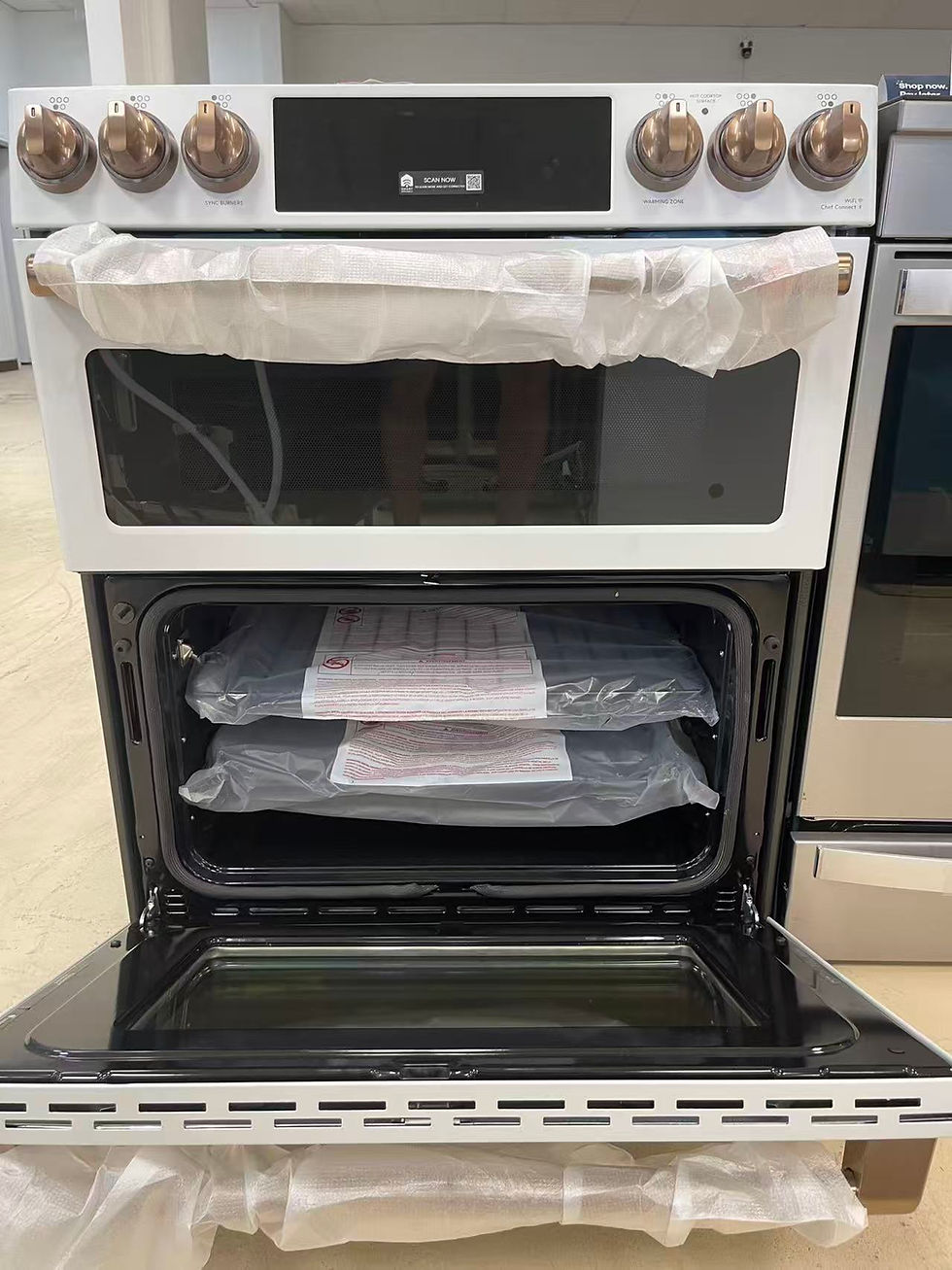 Thumbnail: CAFÉ™ 30" Smart Slide-In, Front-Control, Induction and Convection Double-Oven