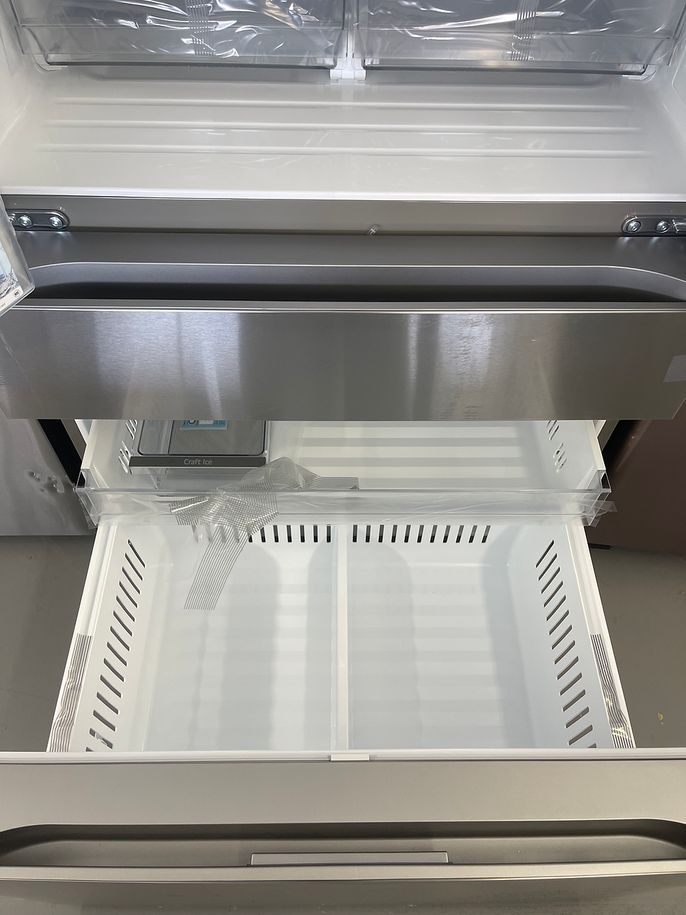 Thumbnail: 29 cu. ft. Smart InstaView StandardDepth French Door Refrigerator with Craft Ice