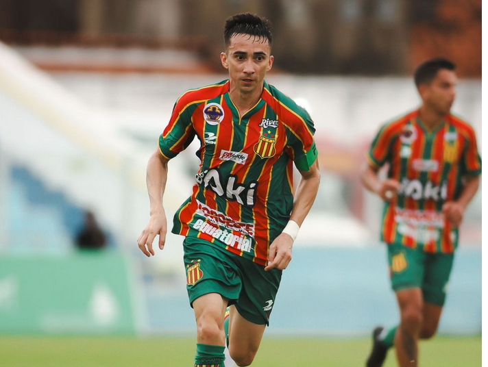 Esquerdinha com a camisa do Sampaio Corrêa na Série D 2026