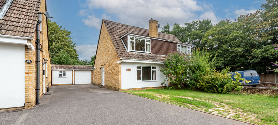 Cranford Park Drive, Yateley, Hampshire - Front Photo
