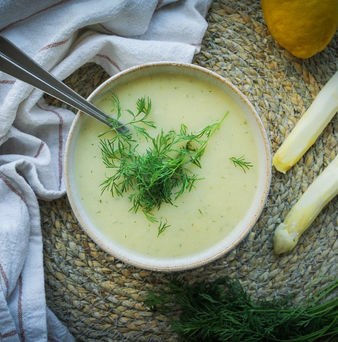 Vegan bloemkool-aspergesoep