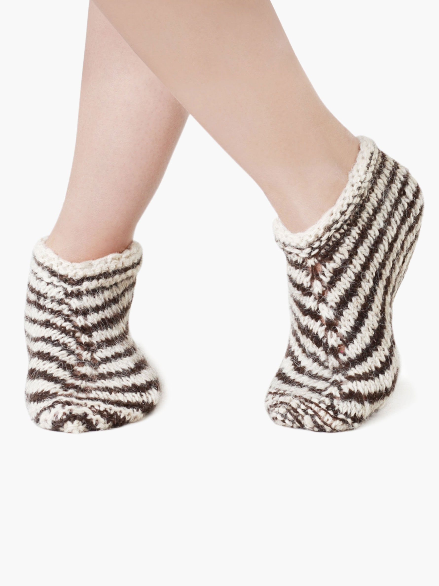 Handknitted Soft & Warm Ankle Socks in Pure Sheep Wool, Daisy