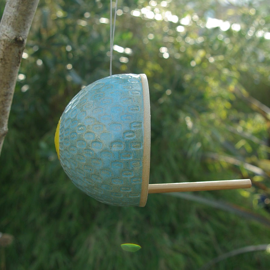 Coconut style bird feeder for small garden birds (Yellow/Turquoise)
