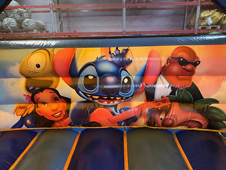 springkussen ohana binnen-min.jpg