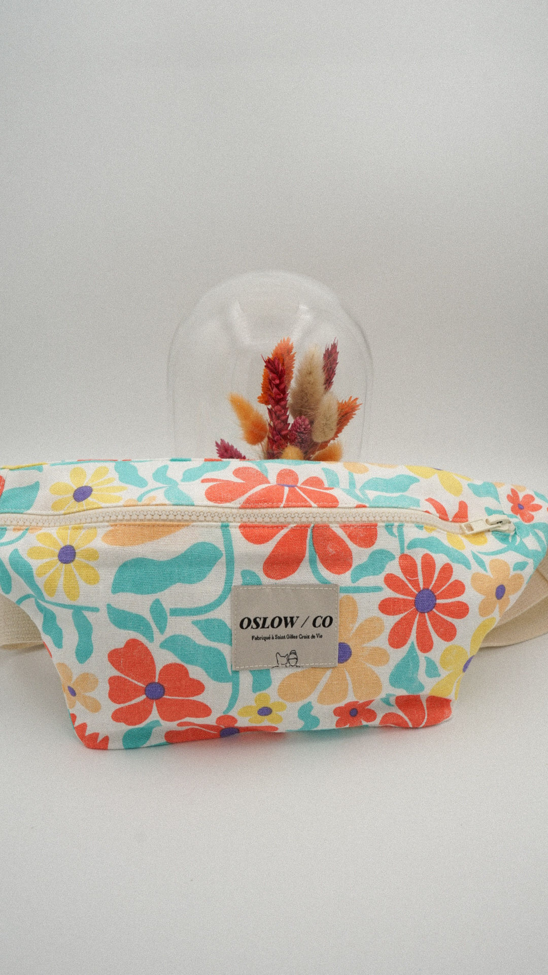 Banane à fleurs pastel