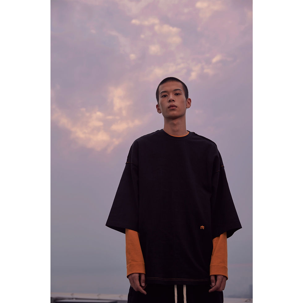 Thumbnail: 1℃ 黑黄拼帖两色T-shirt