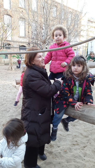 L'AVIA DE L'ARIELA ENS HA  EXPLICAT UN CONTE A LES CLASSES DE LES FORMIGUES I ELS CARGOLS!!!