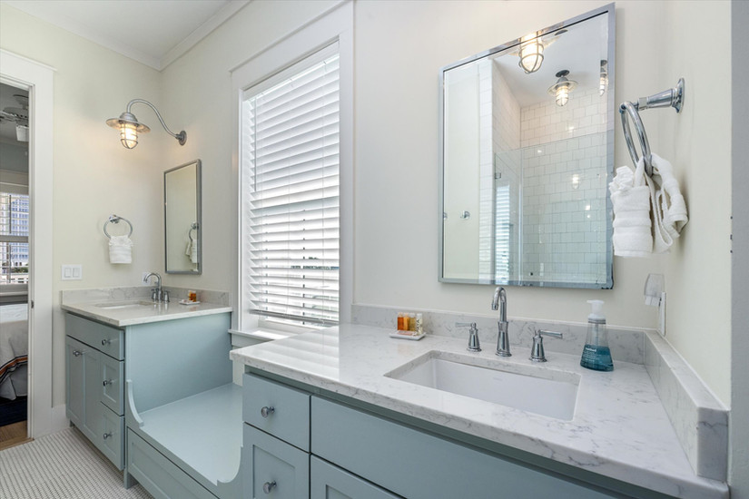 Jack & Jill Bath of 1510 Beachtown Drive - Galveston, TX Vacation Rental