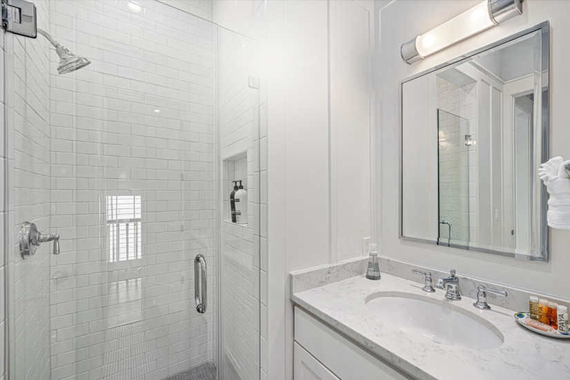 Upstairs Bath of 1510 Beachtown Drive - Galveston, TX Vacation Rental