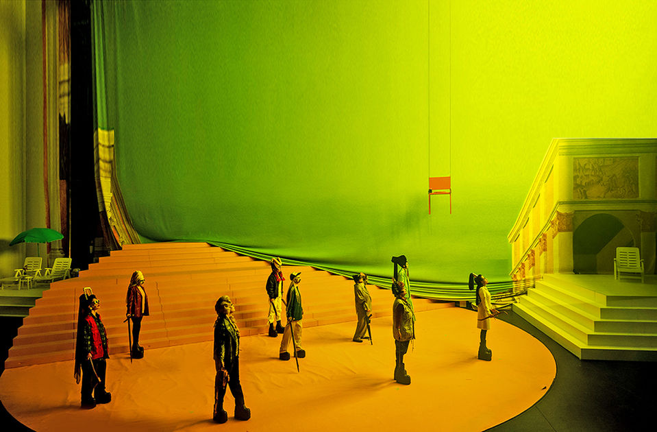 Martin Miotk Regie, Martin Miotk Bühne, Bühnenbild, Martin Miotk Kostümbild, Director, Martin Miotk Stagedesign, Martin Miotk Costumedesign, Martin Miotk Faust Preis,
Martin Miotk (geb. 1984 in Demmin) ist ein deutscher Bühnen-, Kostümbildner und Theaterregisseur.
Miotk arbeitete zunächst als Theatermaler an der Hamburgischen Staatsoper, um anschließend freie Malerei und Bühnenbild an der Universität der Künste Berlin zu studieren. 
Danach arbeitete er als freier Bühnenbildner
