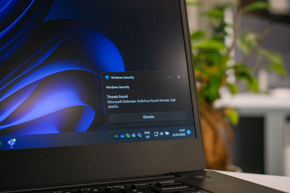Fazer download de arquivos de fontes desconhecidas pode trazer ameaças para o notebook