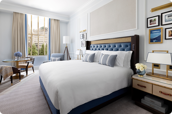 Deluxe King Room.png