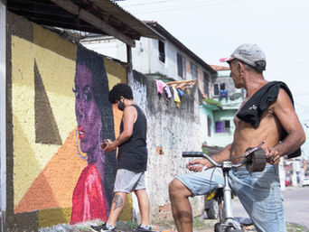 Youtuber Leona recebe homenagem no bairro do Jurunas, em Belém