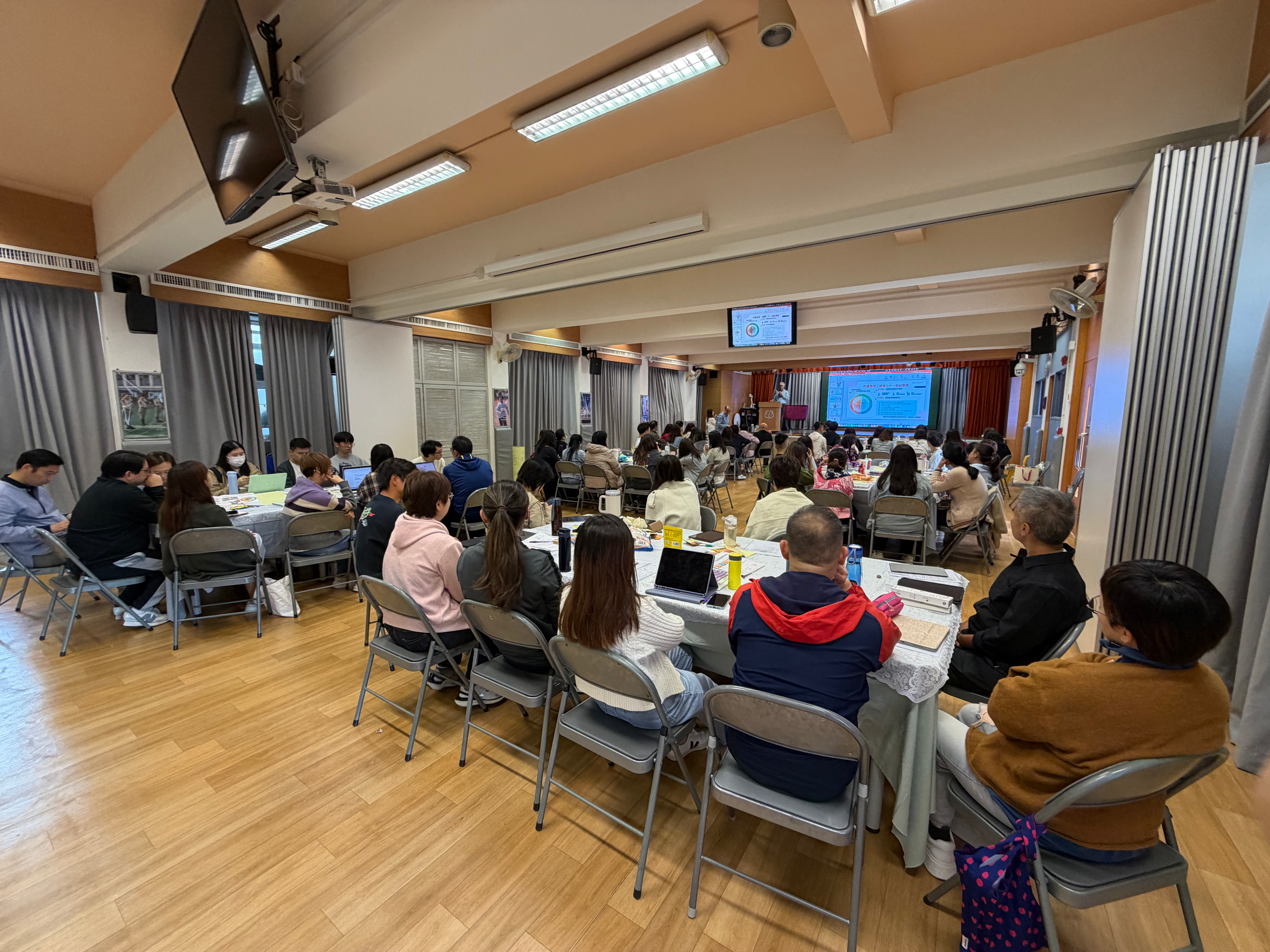 生成式 AI 教師發展日工作坊：兩小時裝備啟思小學老師迎接教學新世代，探索校園AI師生應用