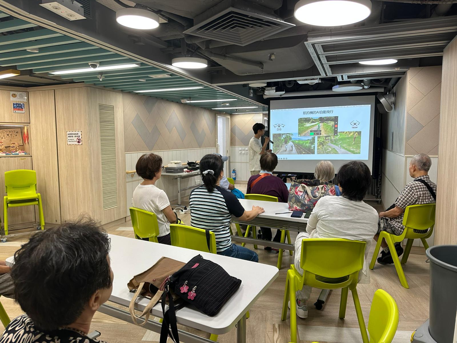 長者無人機體驗工作坊：科技樂齡新體驗