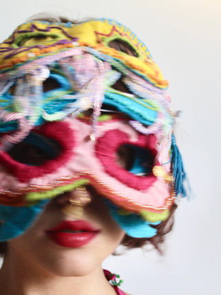 OLÍVIA ALBERGARIA: Carnaval como espaço expositivo