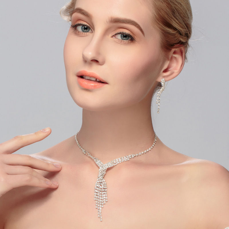 Fashionable Bridal Necklace and Earring Set with Rhinestones