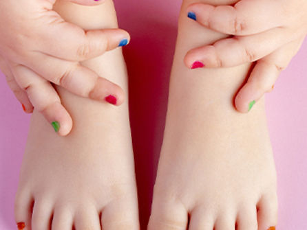 Kid pedicure 