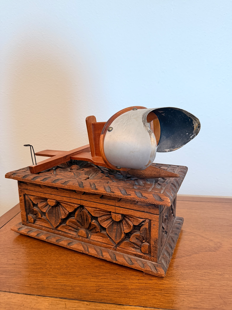 Thumbnail: Antique Stereoscope and (78) Color Cards
