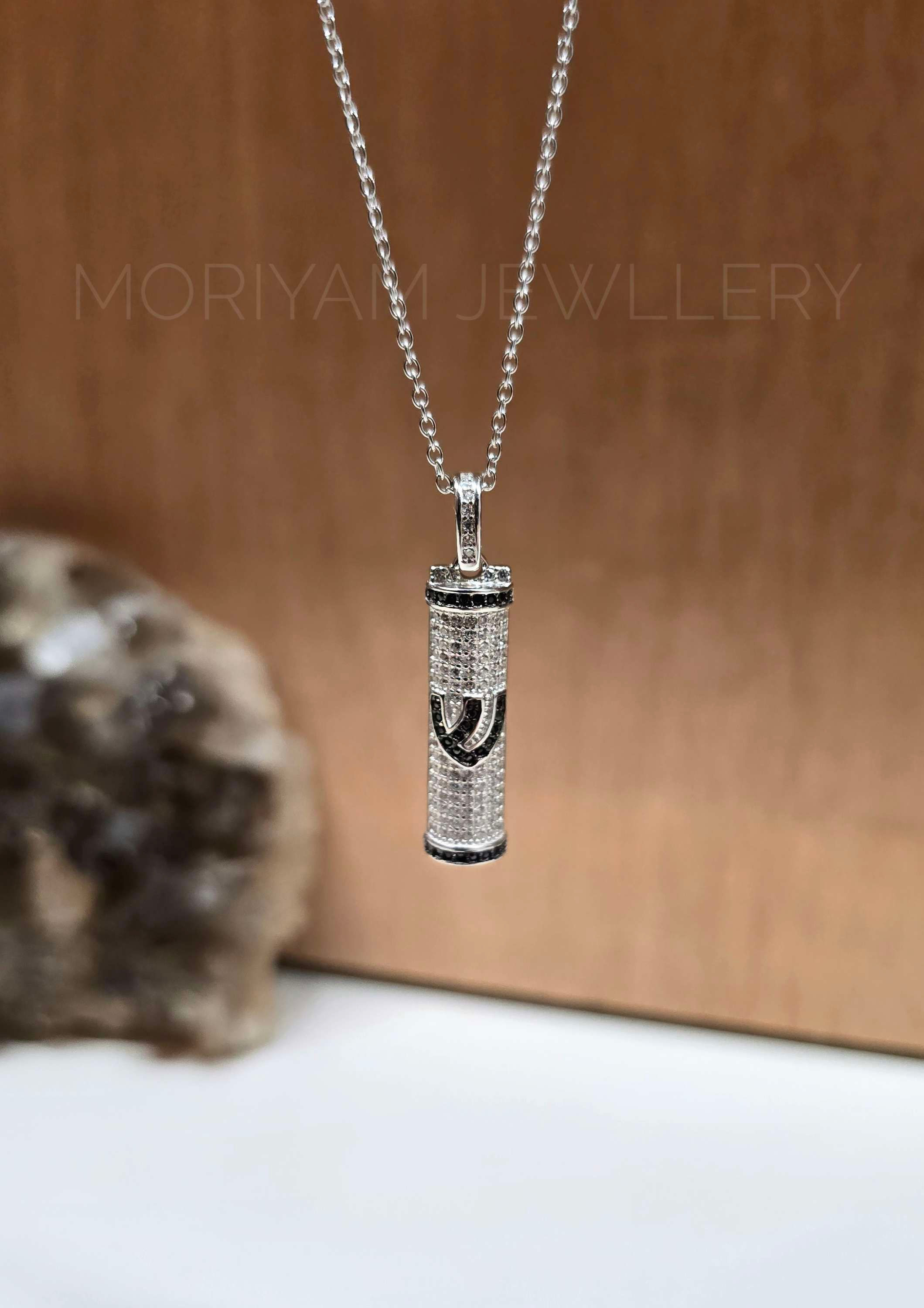 שרשרת מזוזה משובצת משולבת זרקונים שחורים