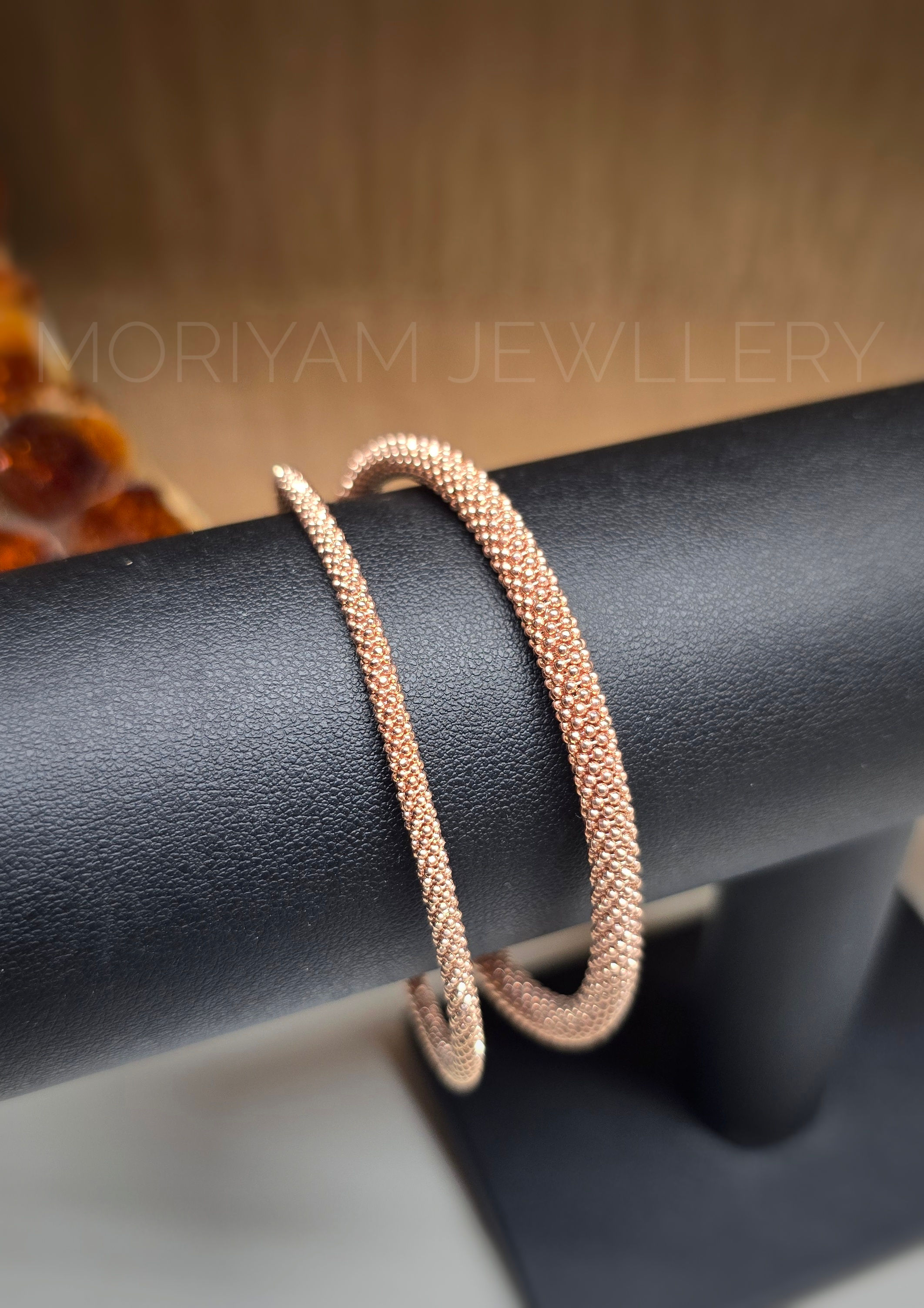 צמיד רשת מגנט רוזגולד