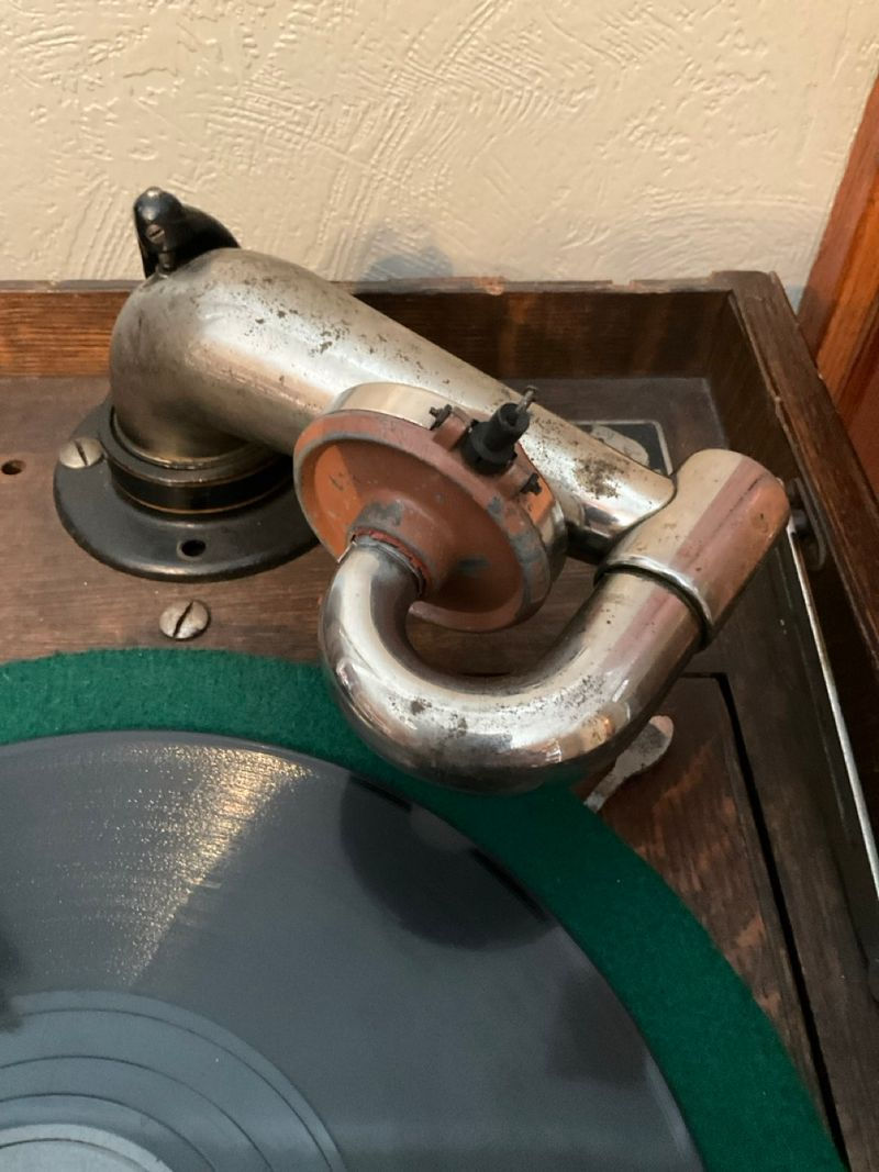 Thumbnail: Antique Victor Victrola