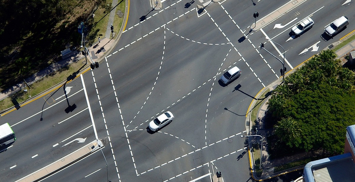 cross_road_junction_road_traffic_traffic_lights_lines_patterns_cars-1335715.jpg