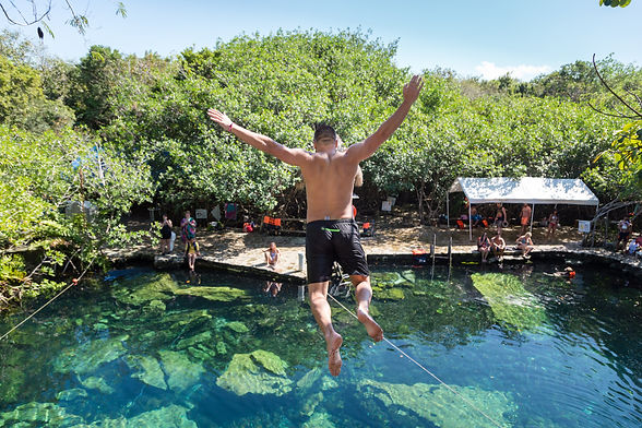 Cenotes_México_-_Costa_Luxury_Propertie