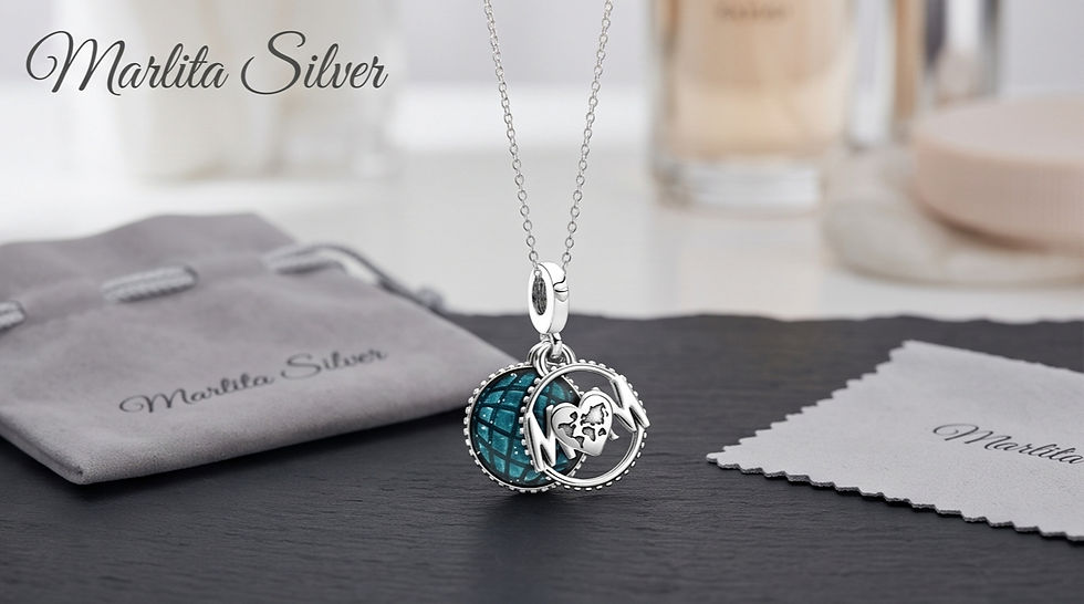 Thumbnail: Mom Globe Charm