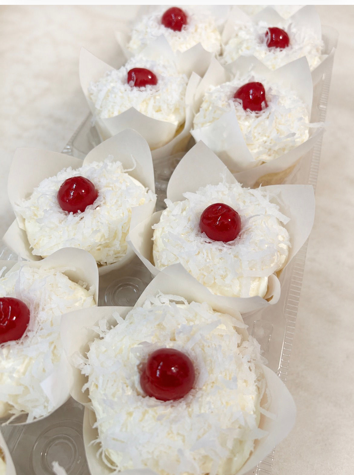Coconut pineapple dream cupcakes