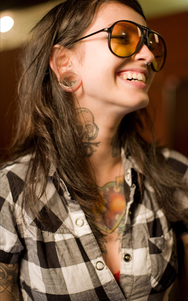 Tatouage, maquillage permanent, prothesie ongulaire, cils et sourcils, guidance, psychopratique et généalogie 