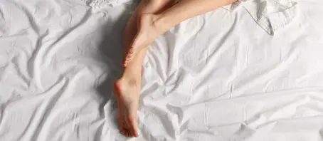 La cellulite si combatte di notte