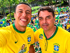 De vereador mais votado de Niterói a deputado federal eleito em 2026, Douglas Gomes construiu uma trajetória política marcada pela fiscalização do poder público, atuação parlamentar e crescimento expressivo nas urnas.