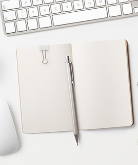 Cuaderno en el escritorio
