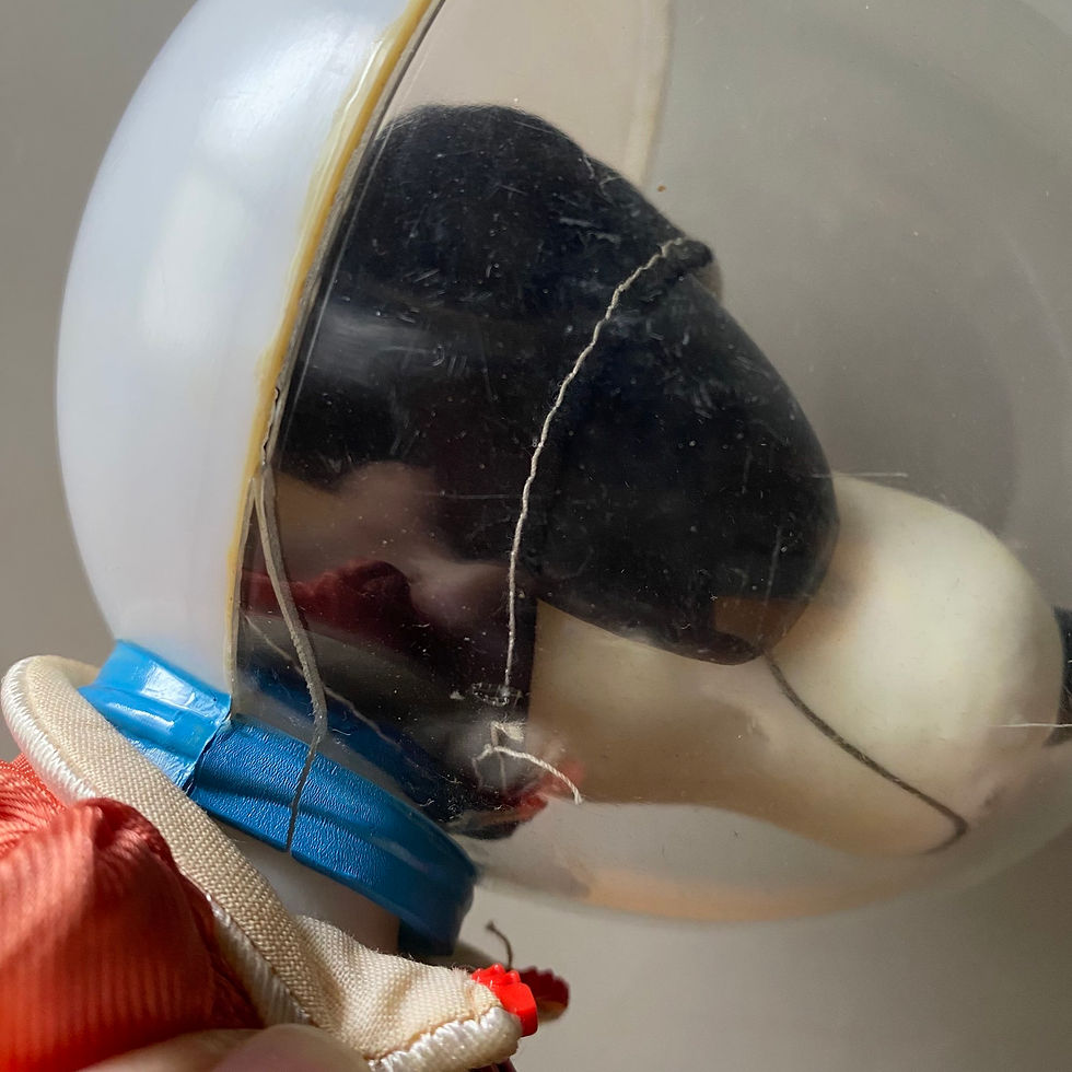 섬네일: 60’s SNOOPY ASTRONAUT DOLL WITH HELMET SCARF AND FLIGHT SAFETY CASE