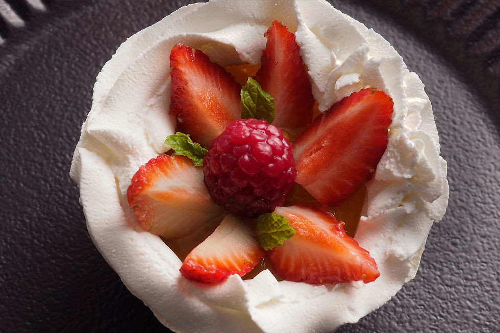 Pavlova Di Frutti Rossi image
