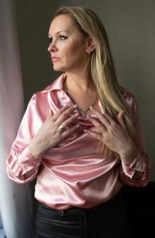 goldlasur massage - erotische und sinnliche massage in luzern, schweiz, berührerin, masseuse