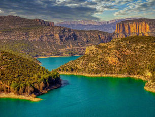 Rutas de aventura en destinos emergentes - Descubre lo inolvidable