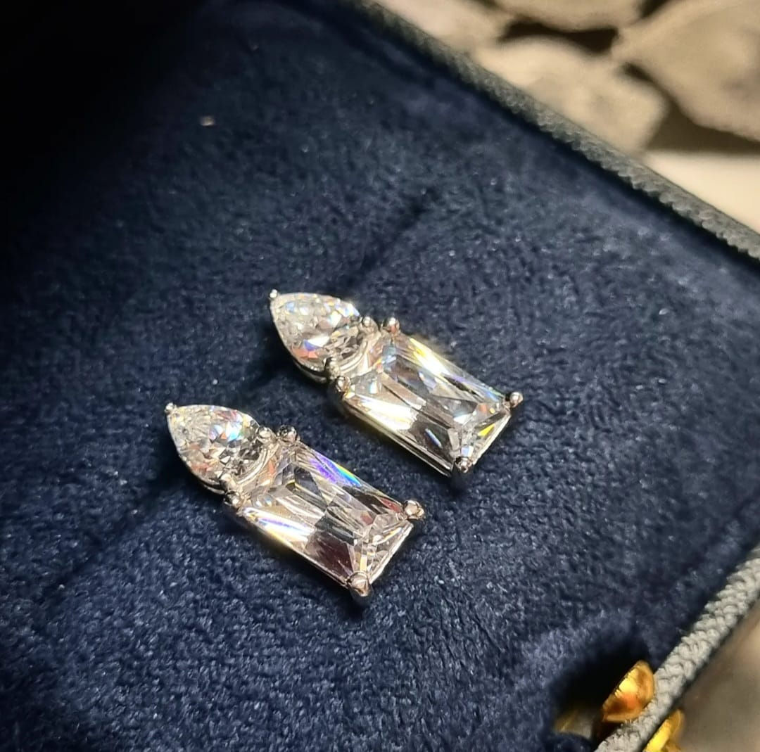 ต่างหูทรงหยดน้ำ + emerald