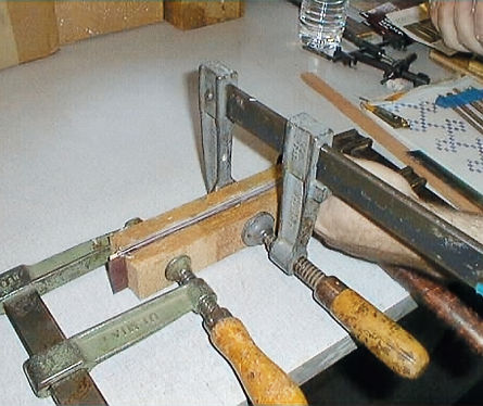 rs_clamping_up_glued_veneers_into_sandwi