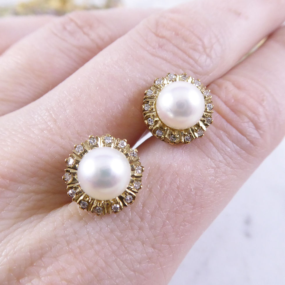 Thumbnail: Pearl and Diamond Earrings in Yellow Gold