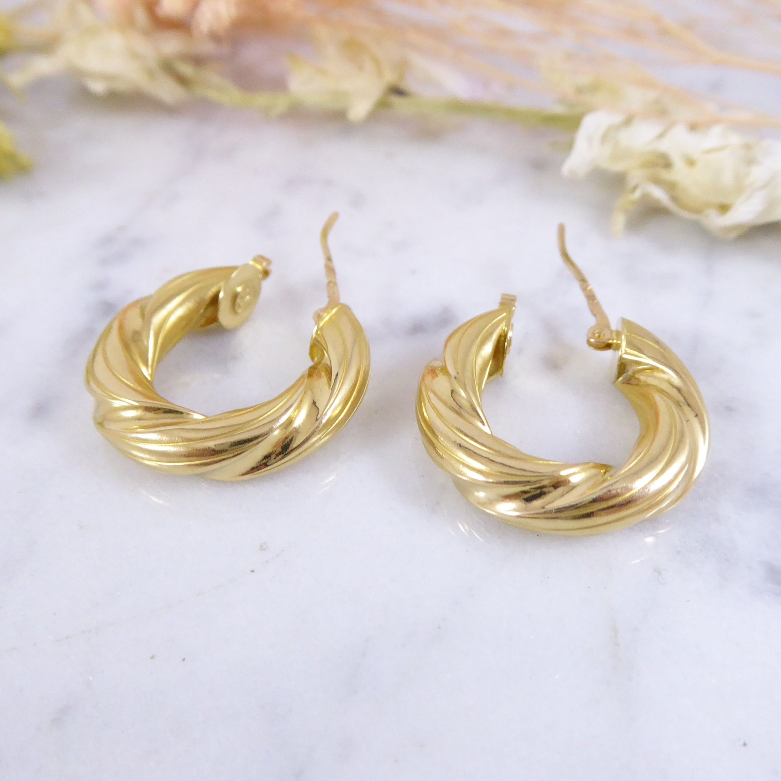 Vintage Hoop Earrings in Yellow Gold