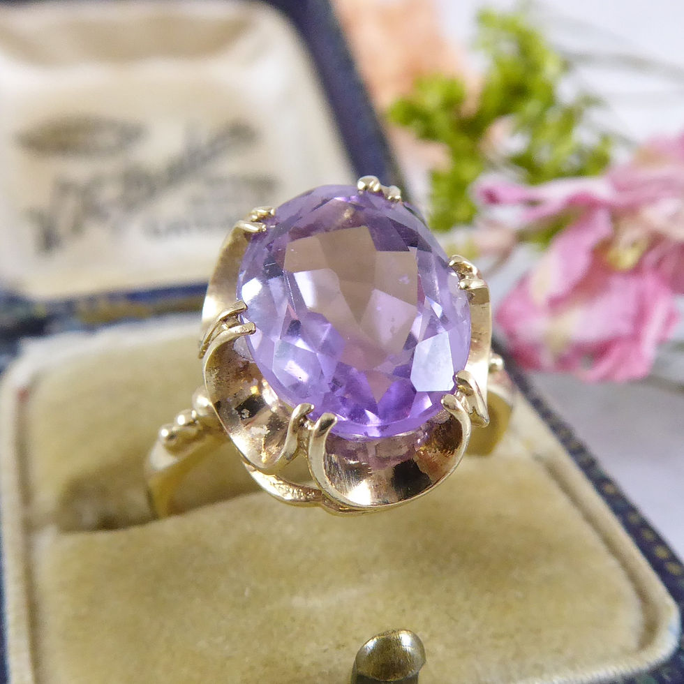 Thumbnail: Amethyst Ring in Yellow Gold