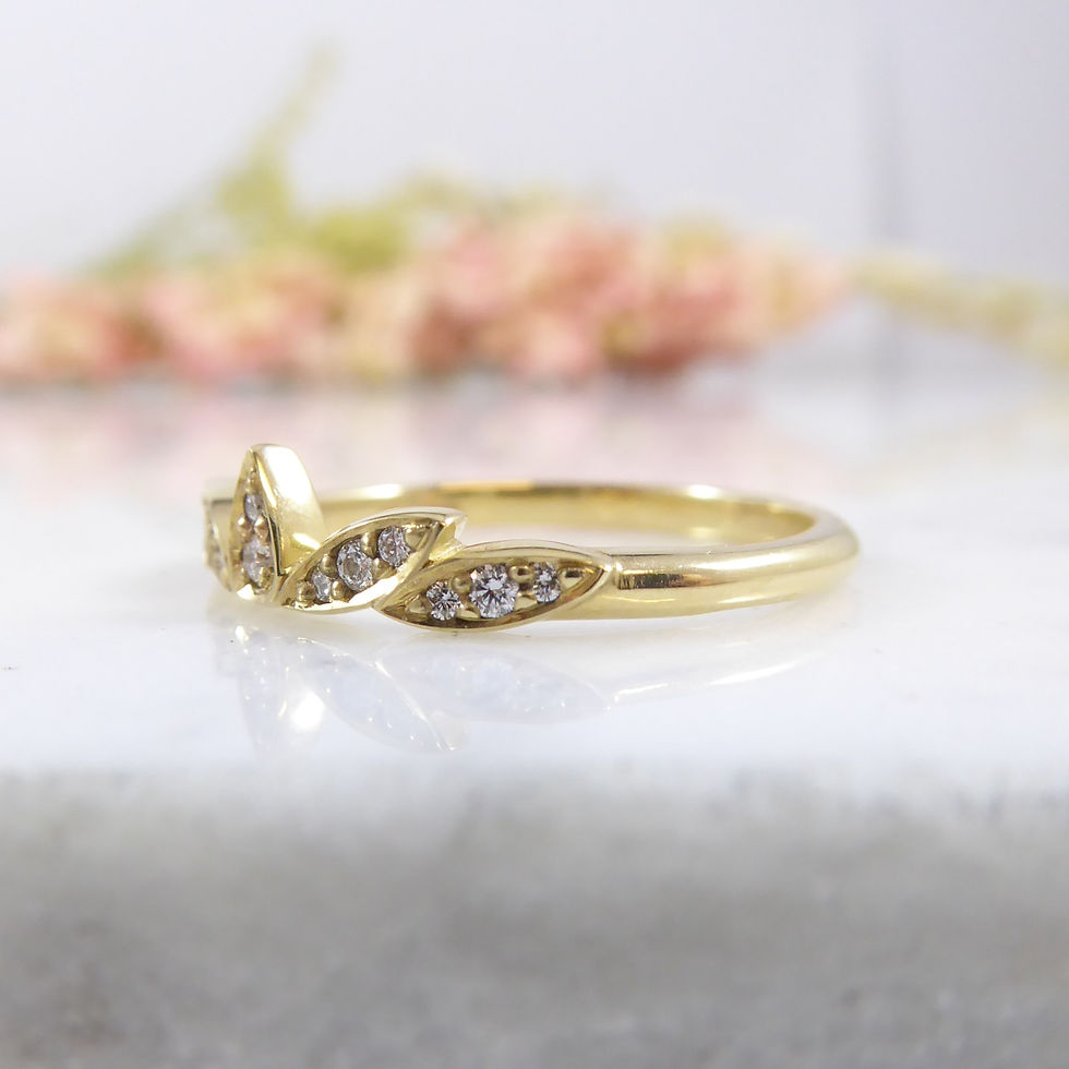 Thumbnail: Diamond Petal Wedding Band Ring in Yellow Gold