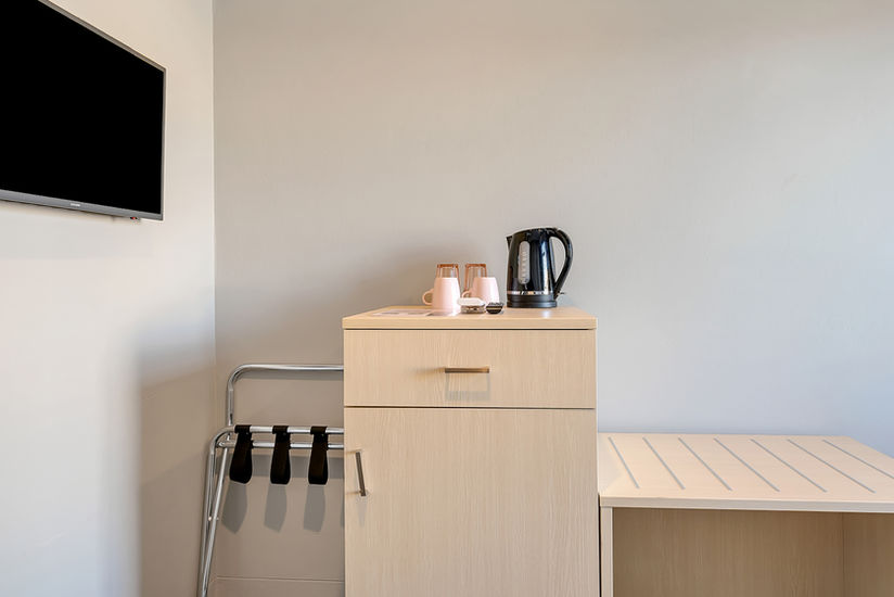 Illinois Hotel 15 Parramatta rd-11.jpg