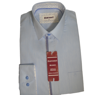 Camisa ejecutiva combinada con pantalón de vestir
