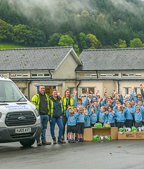 Adra - Dinas Mawddwy Ysgol.jpg