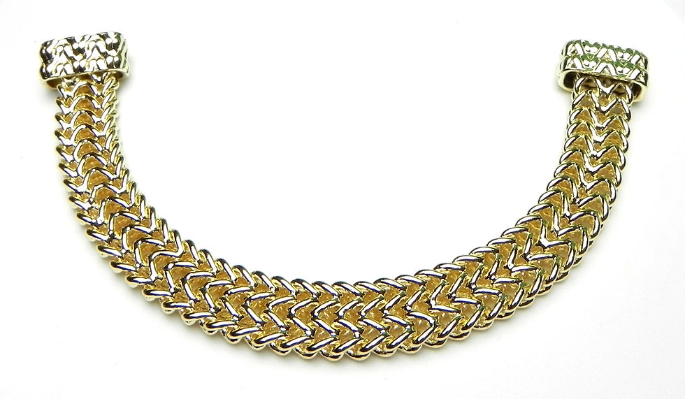 Thumbnail: Braided Mesh Wheat Chain Bracelet with Textured Magnetic Clasp