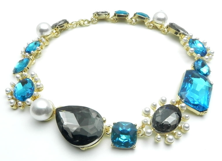 Thumbnail: French Vintage Inspired Gold -Tone Pearl & Blue Austrian Crystals Neklace