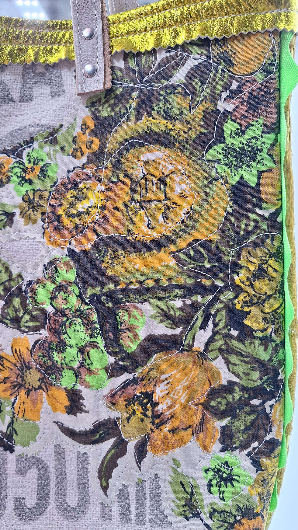 Thumbnail: X Large Tote - Olivia